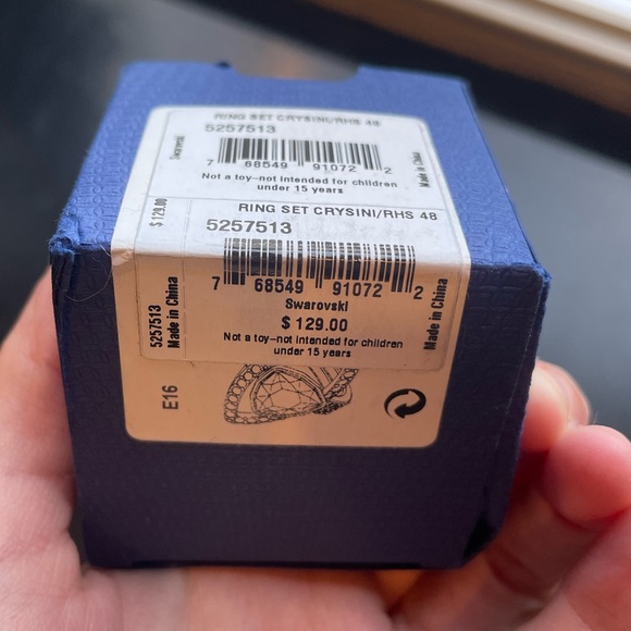 💍Swarovski Crysini Ring Set (SIZE 4!!!!) ✨ - Picture 6 of 7